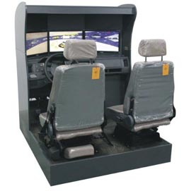 HYM-9型真車感受的汽車駕駛模擬器（三屏）